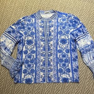 Gently used A & O blouse. Blue & white. Size XL